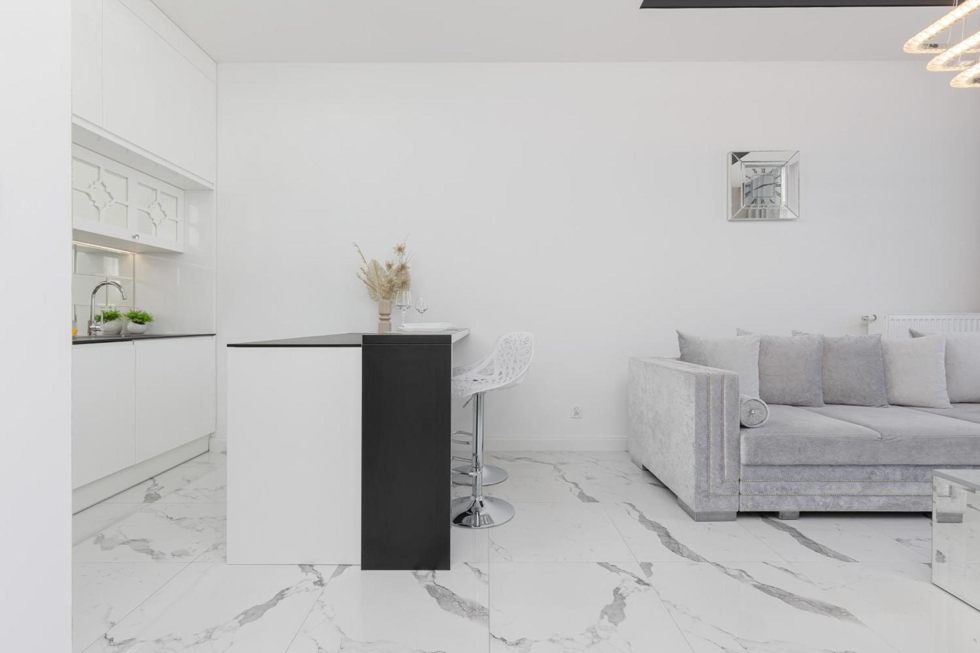 Elegant Apartments With Balcony & Parking Warsaw By Noclegi Renters 外观 照片