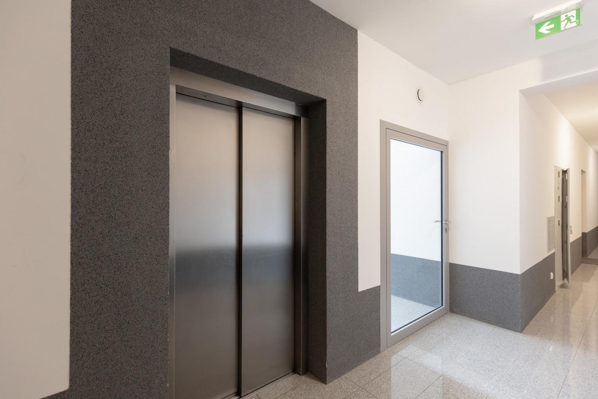 Elegant Apartments With Balcony & Parking Warsaw By Noclegi Renters 外观 照片