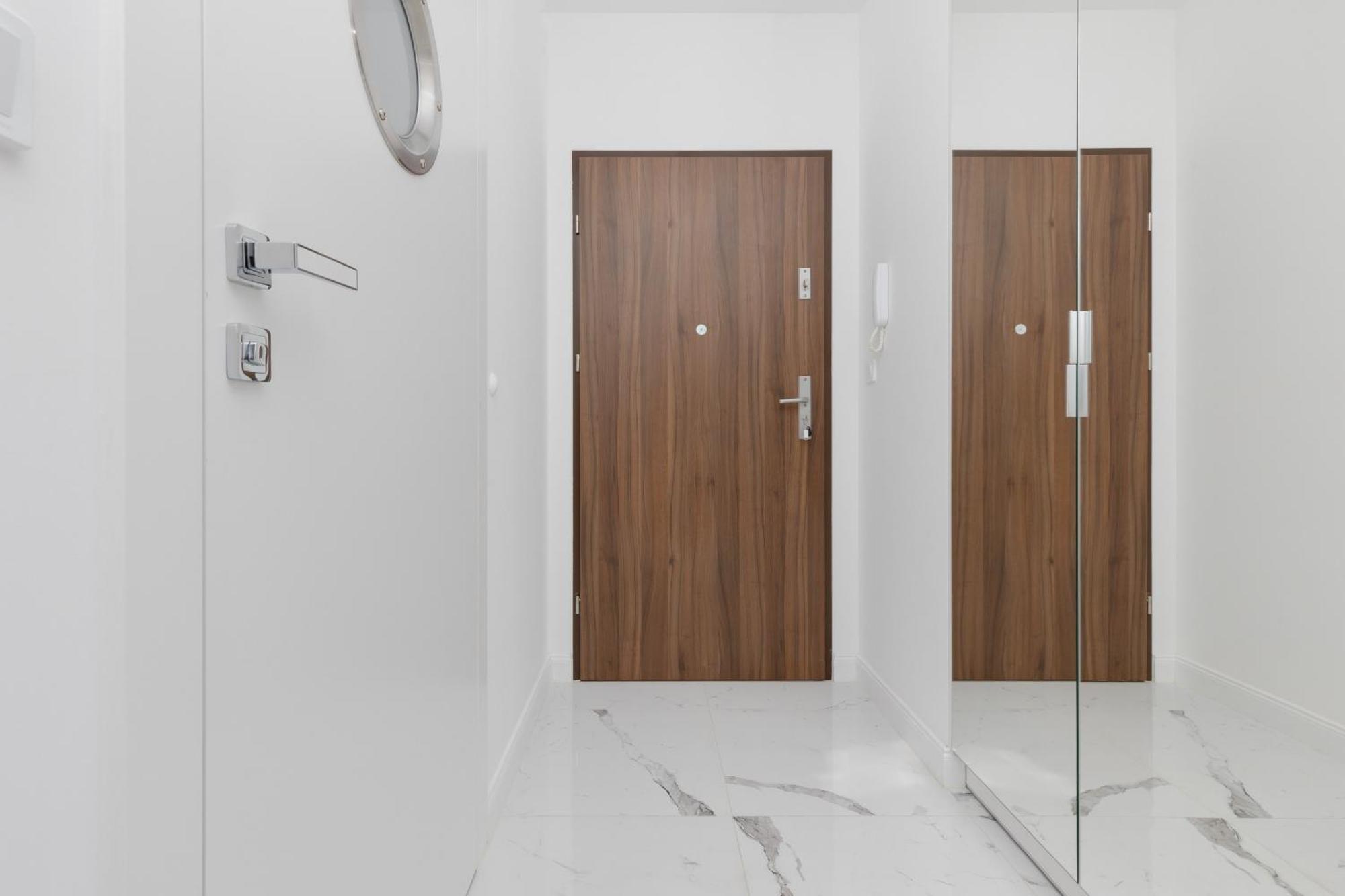 Elegant Apartments With Balcony & Parking Warsaw By Noclegi Renters 外观 照片